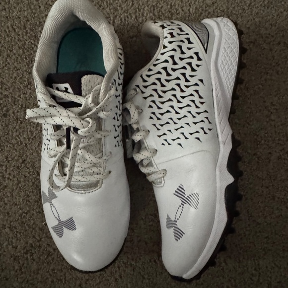 Under Armor Turf Shoes Woman’s size 7 - Picture 2 of 3